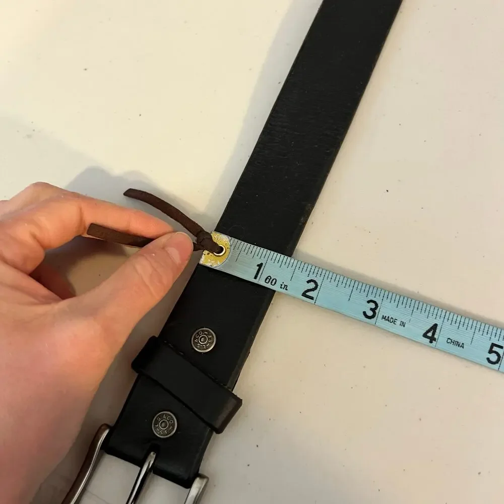 Black Levi's Genuine Leather Silver Buckle Belt Unisex Size Medium